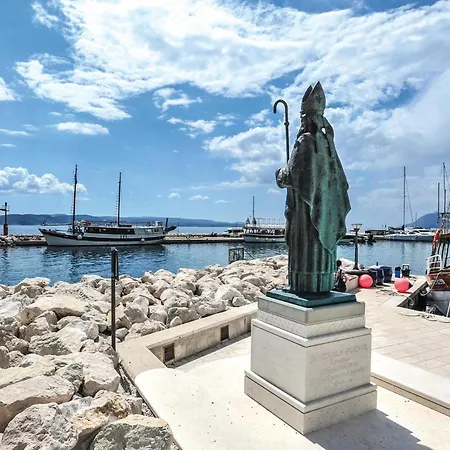 Awesome Apartment In Baska Voda Appartement Baška Voda