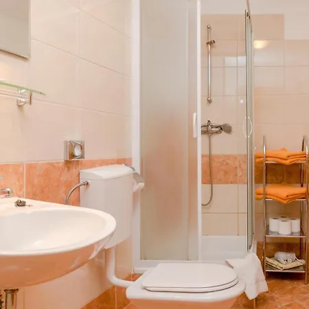Awesome Apartment In Baska Voda Baška Voda