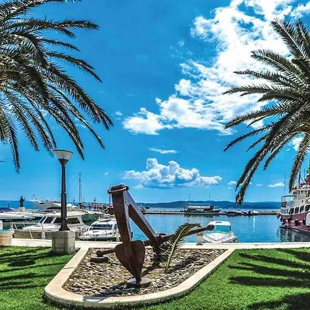 Appartement Awesome Apartment In Baska Voda