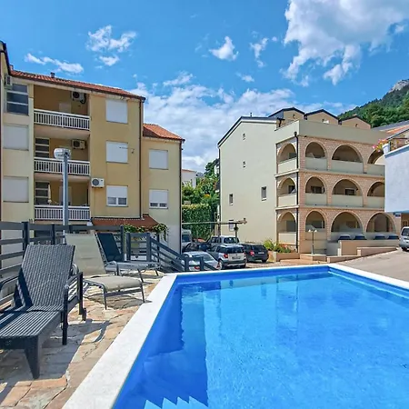 Awesome Apartment In Baska Voda Appartement Baška Voda
